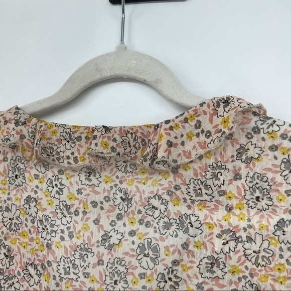 Old Navy Floral Sheer Lightweight Quarter Sleeves Ruffle Button V-Neckline Top - Picture 10 of 11